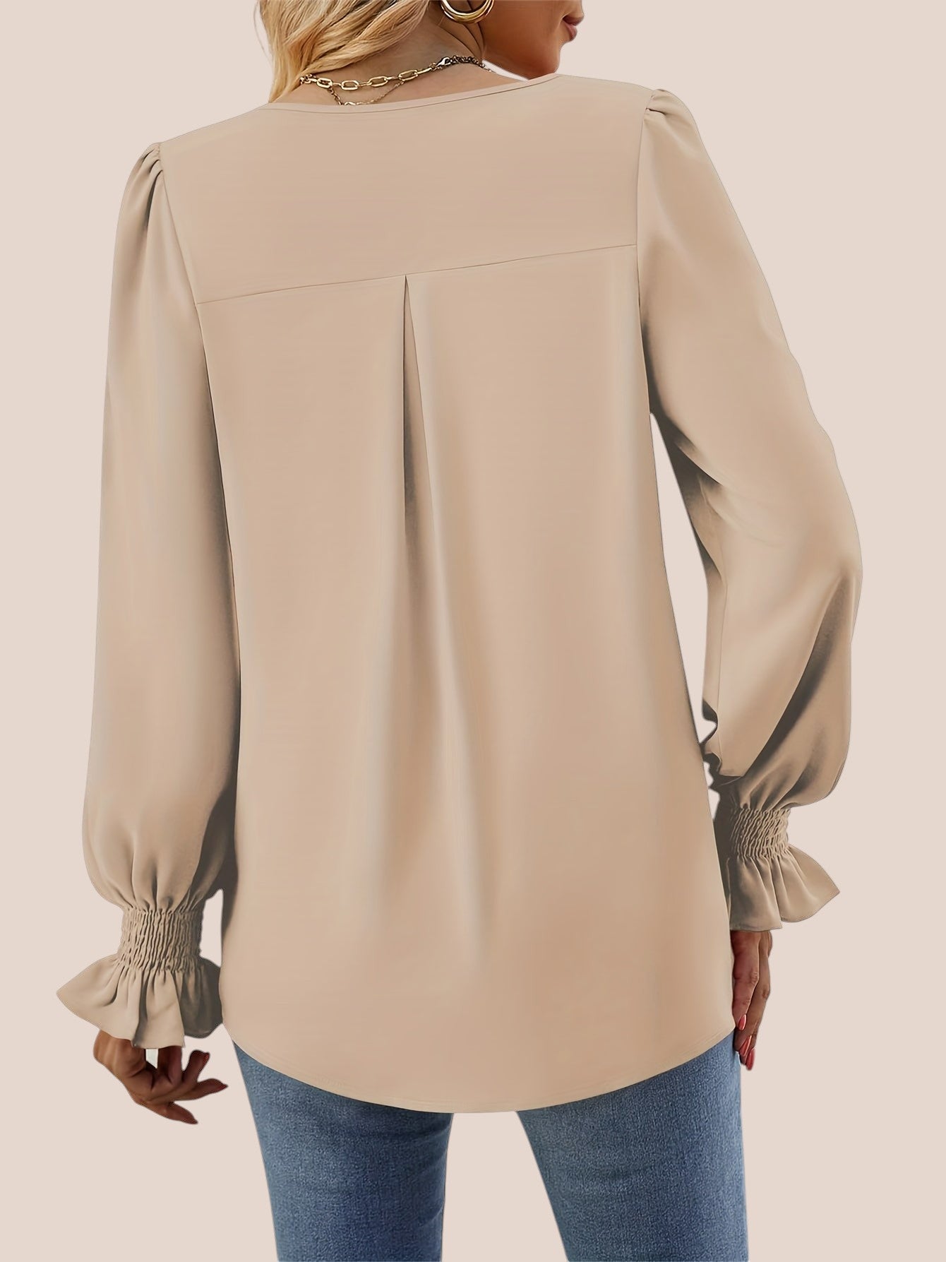 Avery | Elegant v-neck blouse