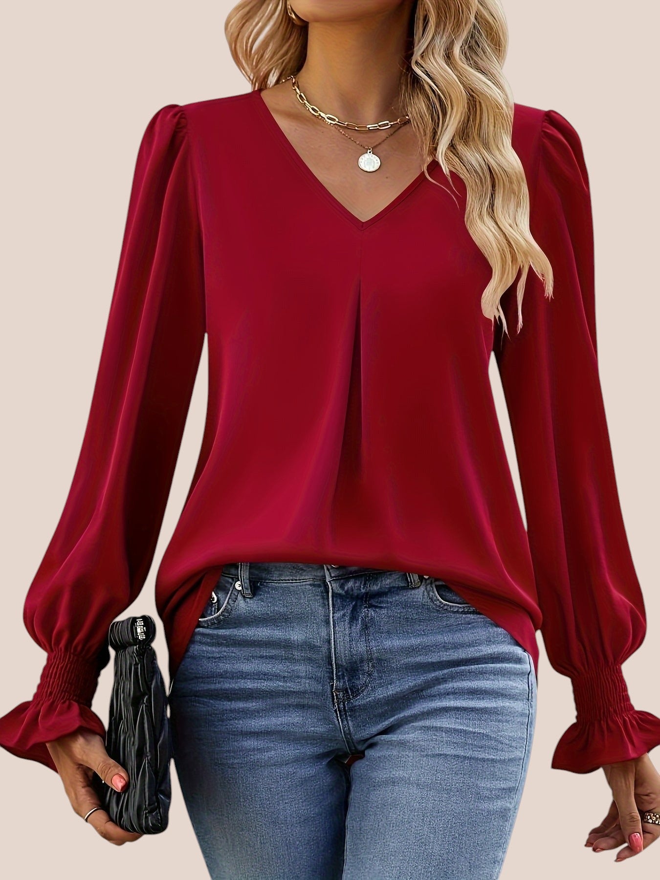 Avery | Elegant v-neck blouse