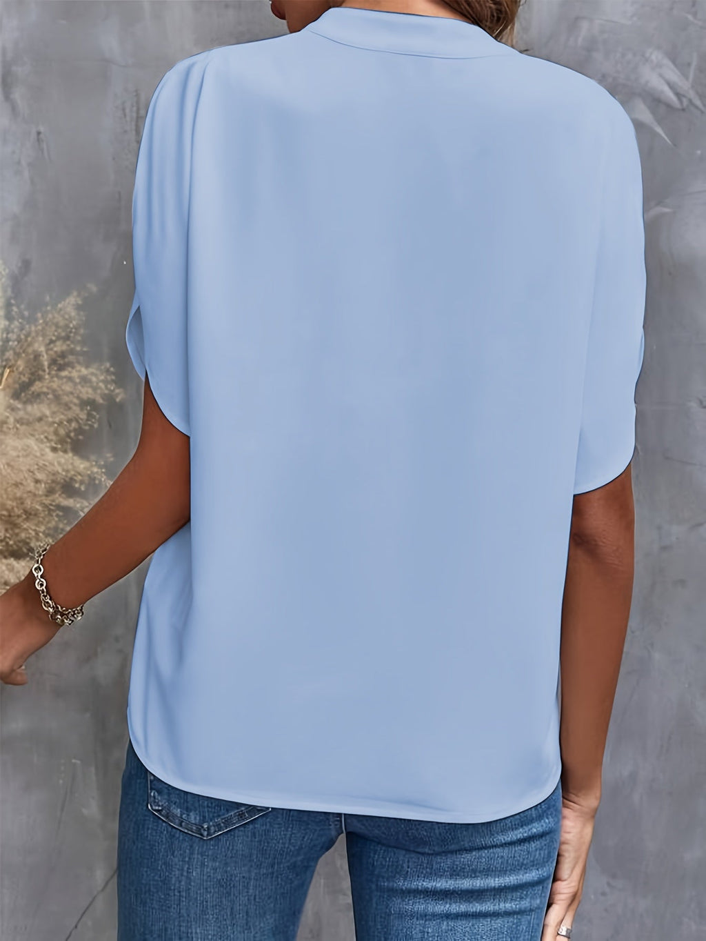 Lena | The V-Neck Blouse